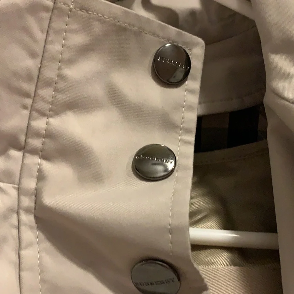 Burberry Light Beige Hooded Trench Coat with Check Cuff Trim - Picture 11 of 11
